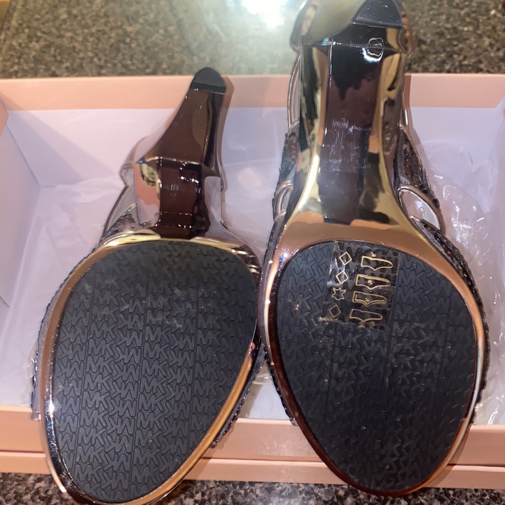 Michael Kors Berkley Gunmetal Silver Mirrored Glitter Sequin Sandals Size 8.5 - Picture 6 of 8